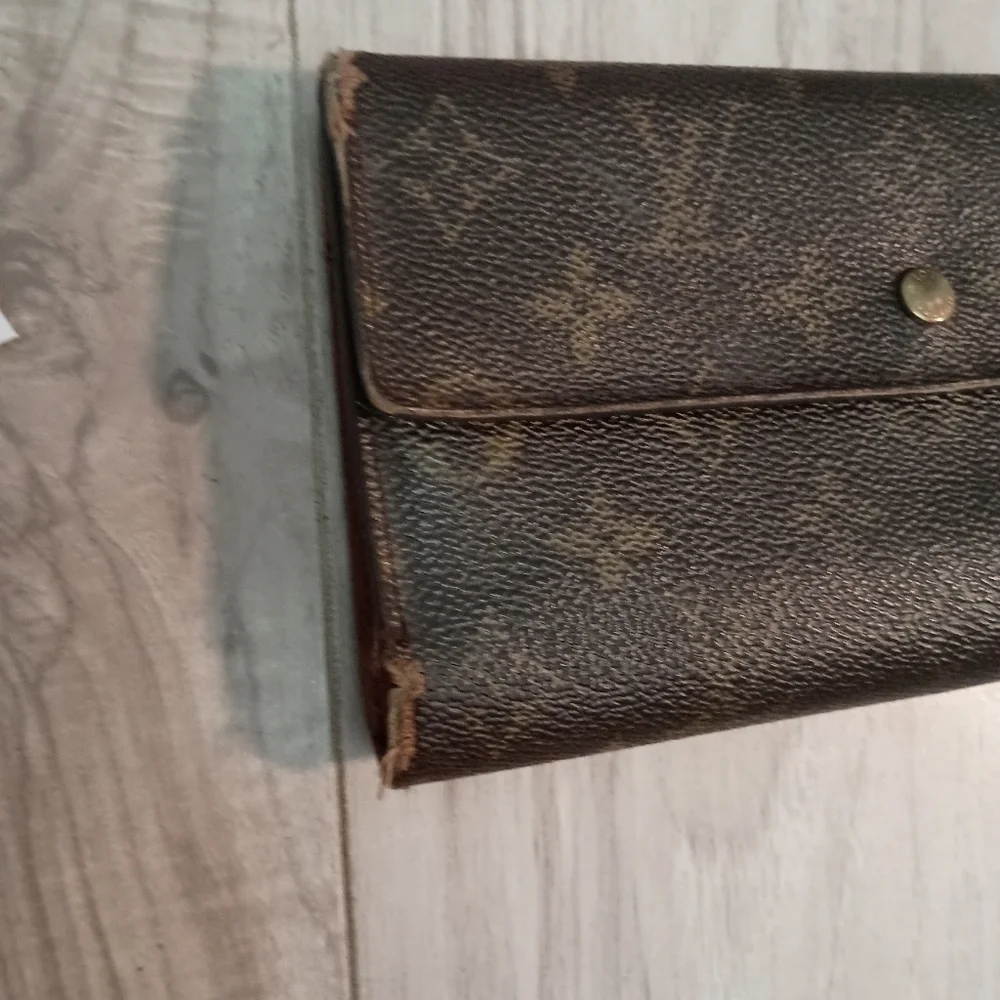 Authentic Louis Vuitton Monogram Canvas Porte Tresor International Wallet